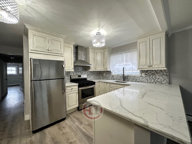 Building Photo - 3213 Randolph Pl