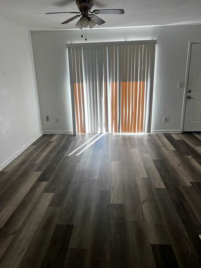 Building Photo - 3950 SE 19th Ave