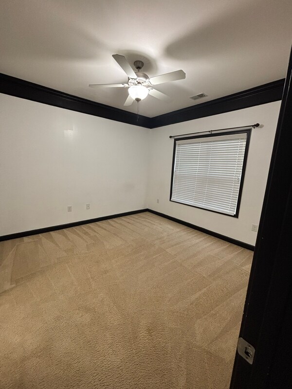 Foto del edificio - 5006 Waterloo Ave