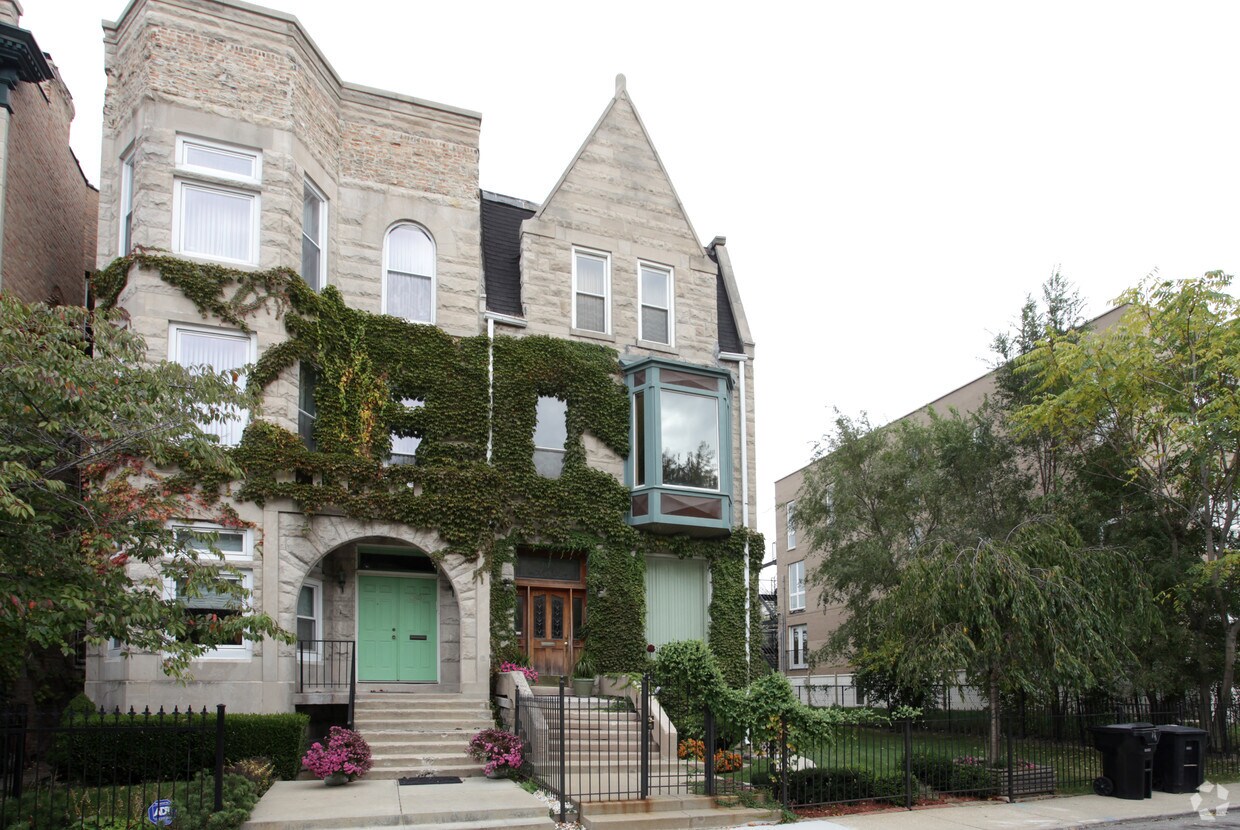 Building Photo - 4459 S Oakenwald Ave