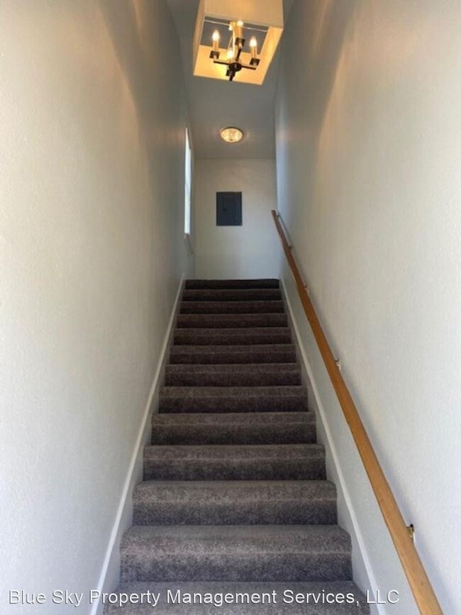 Building Photo - Studio, 1 bath House - 202 Reserve Place #B