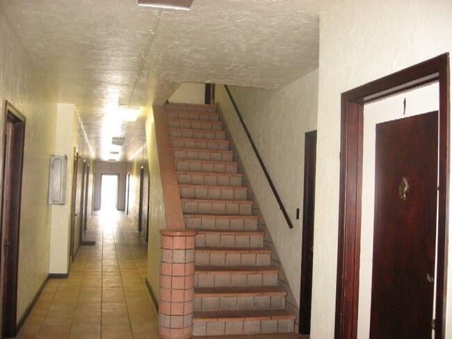 Building Photo - 220 E Valencia Ave