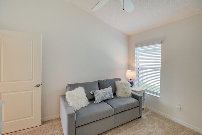 Foto del edificio - 6551 Mason Pl