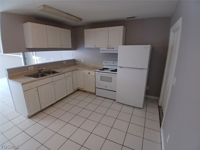 Building Photo - 3516 Dora St