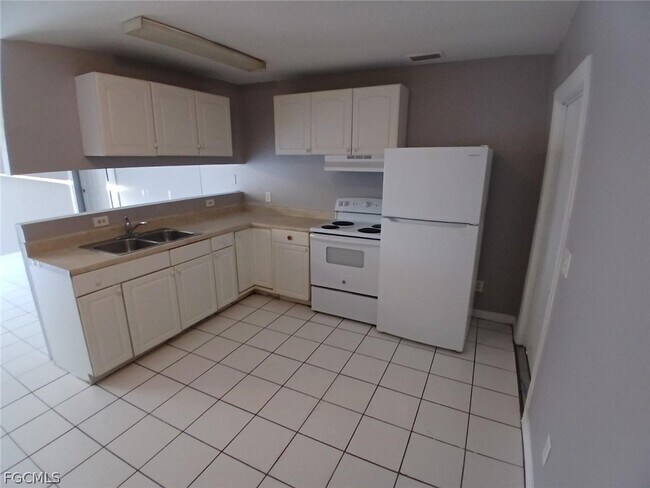 Foto del edificio - 3516 Dora St