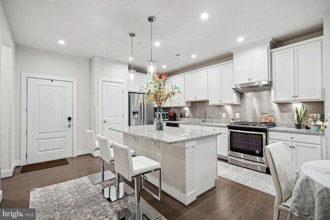 Building Photo - 2329 Wind Charm St