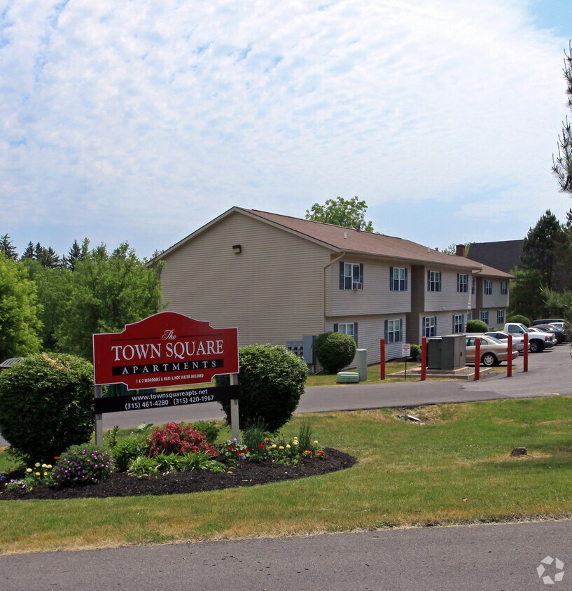 Town Square Apartments 116 Oswego Rd Baldwinsville, NY Apartments