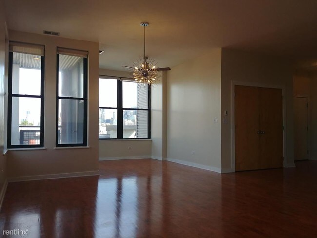 Foto del edificio - 1601 S Halsted St