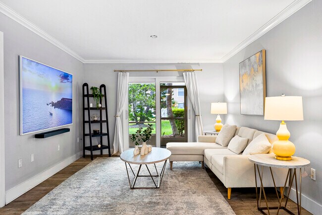 Foto del edificio - 6350 7th Ave W