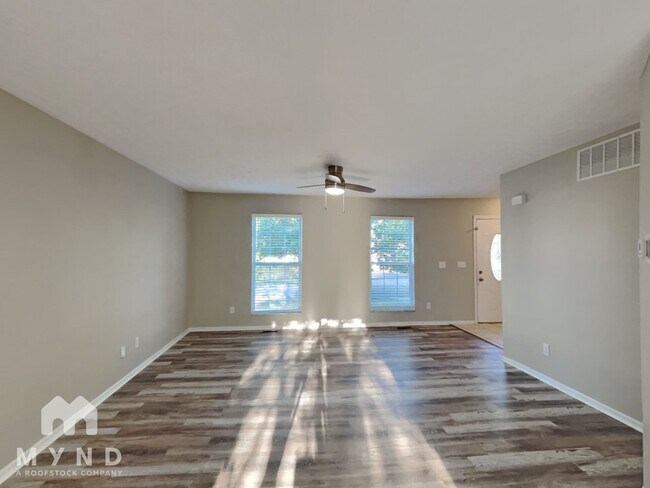 Foto del edificio - 8923 Trinity Cir