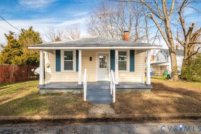 Building Photo - 1609 Buren St