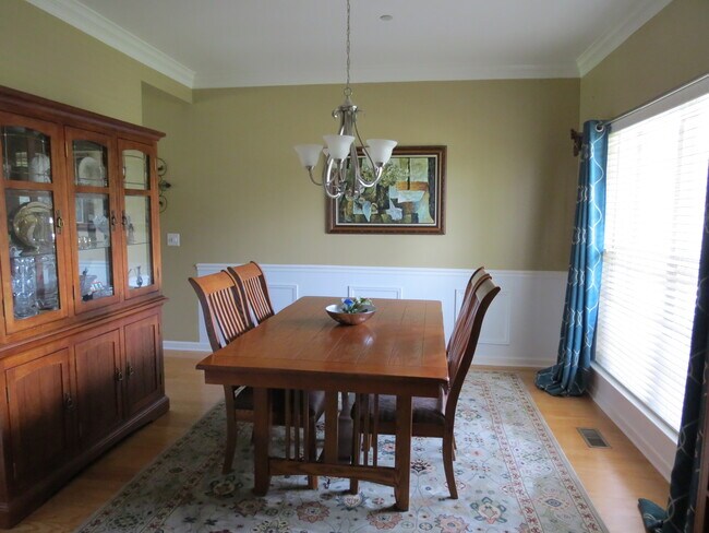 Foto del edificio - 4524 Sawmill Pl