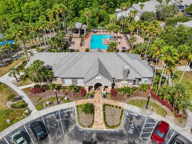 Building Photo - The Parkway at Hunters Creek