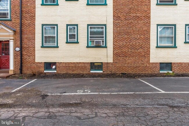 Building Photo - 633 Beulah Pl