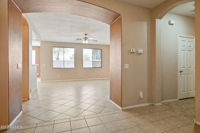 Building Photo - 1525 W St Kateri Dr
