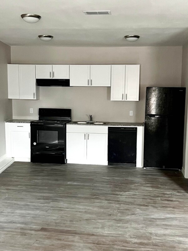 Building Photo - 1533 Industrial Dr E