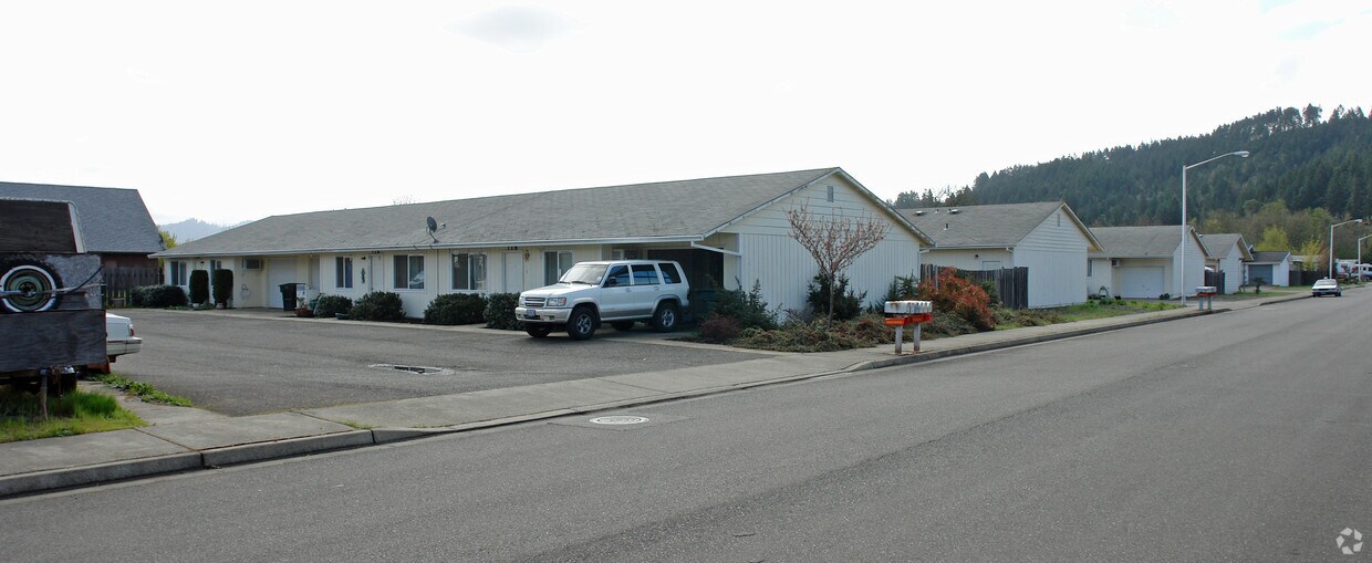 110232 Sunny Ln, Sutherlin, OR 97479 Apartments in Sutherlin, OR