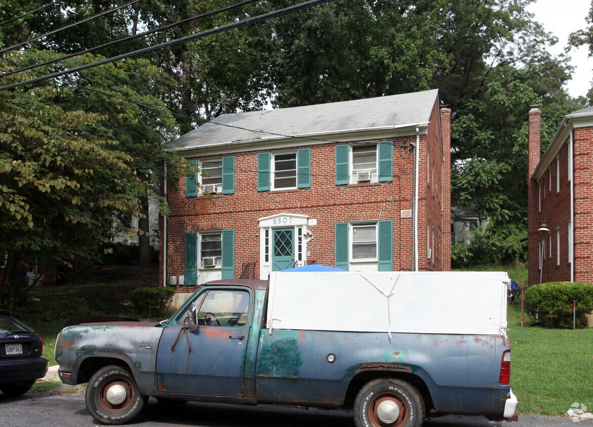 Primary Photo - 8507 Greenwood Ave