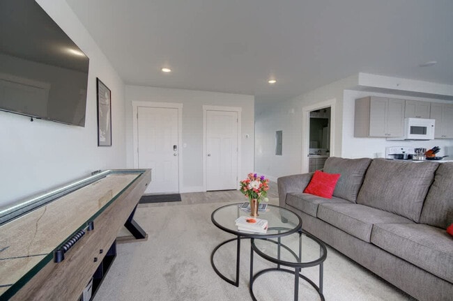 Foto del edificio - 5242 Fallon St