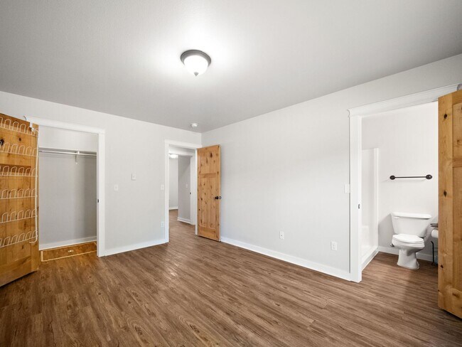Building Photo - 503 16th St
