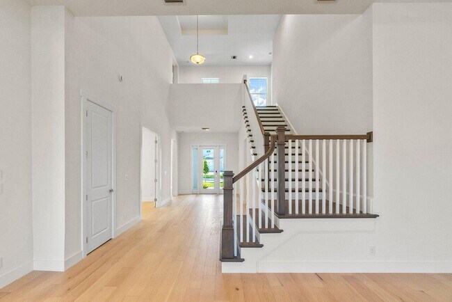 Foto del edificio - 9237 Crestview Cir