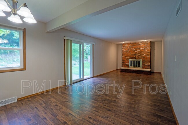 Building Photo - 21335 Mary Lynn Dr