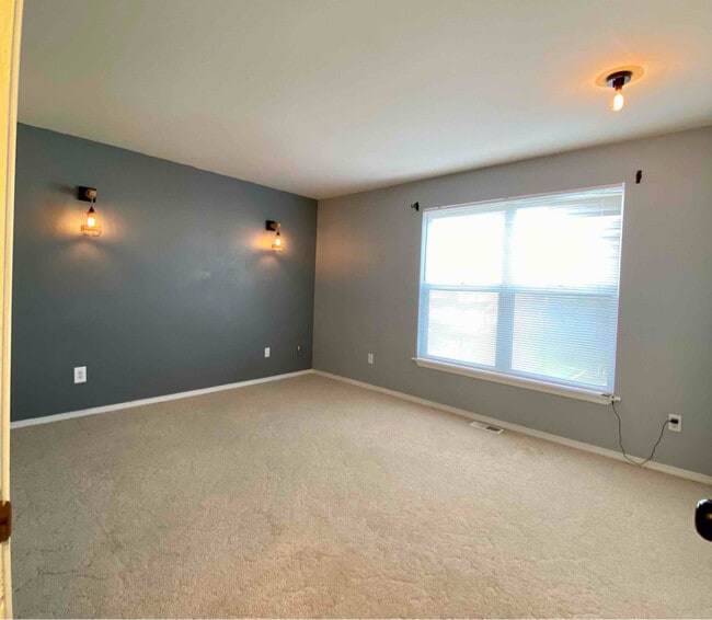 Foto del edificio - 200 Whispering Pine Pl
