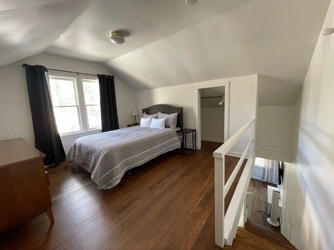 Foto del edificio - Von Hagen Carriage House 745