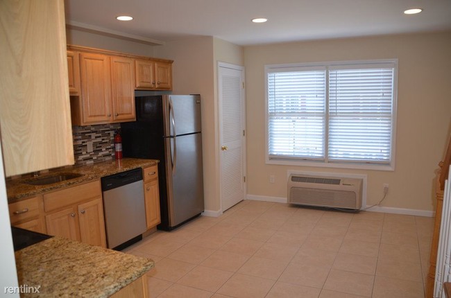Building Photo - 2 br, 2 bath Townhome - 22 Marie Pl Unit 3