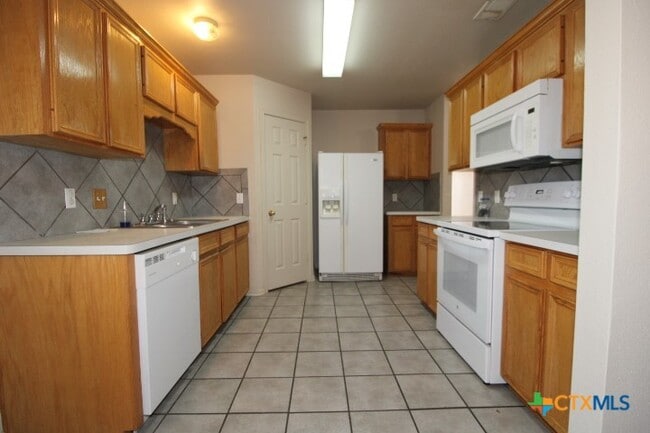 Building Photo - 2301 Eppinette Dr
