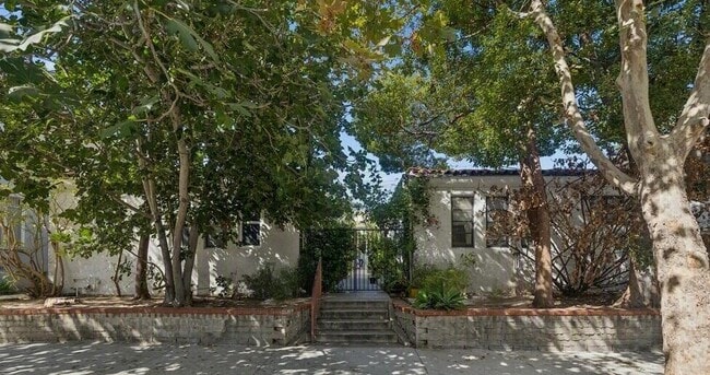 Building Photo - 12114 Hoffman St
