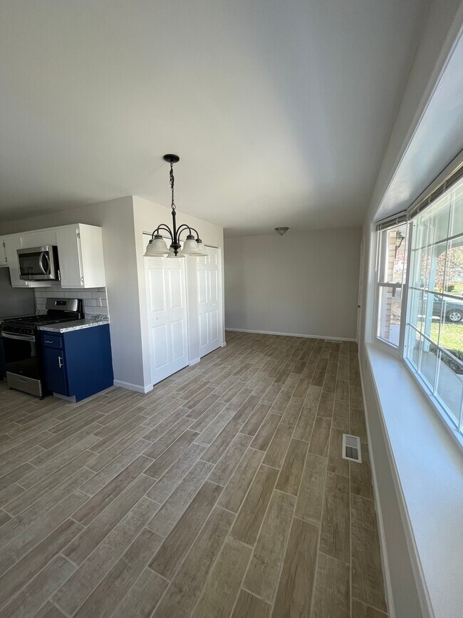 Building Photo - 6319 Brightlea Dr