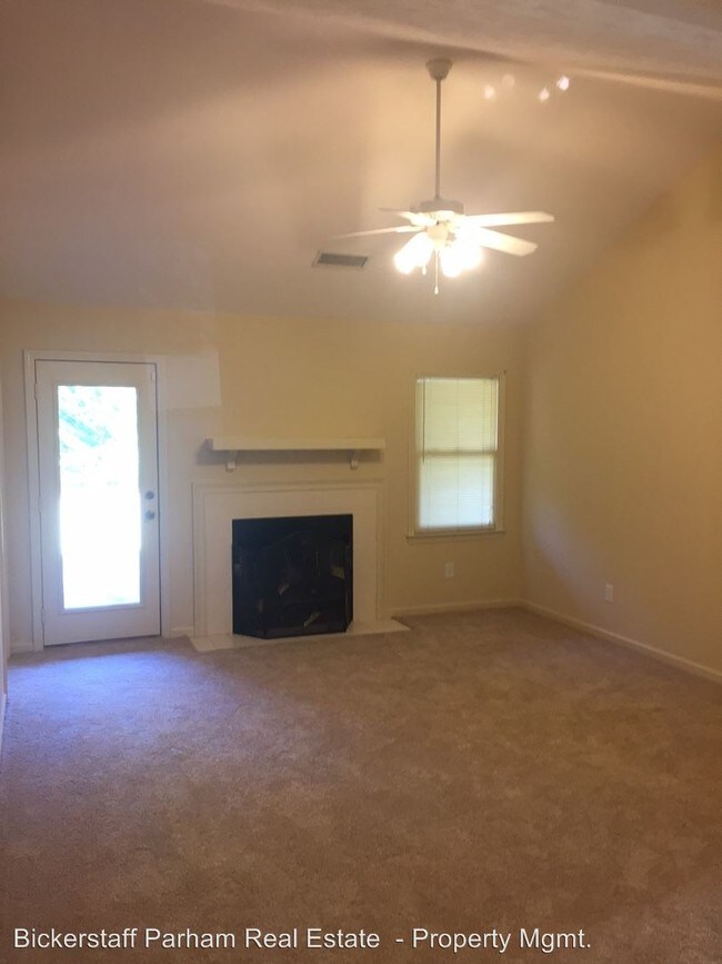 Foto del edificio - 3 br, 2 bath House - 6199 Georgetown Drive