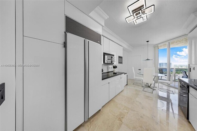 Foto del edificio - 3200 N Ocean Blvd