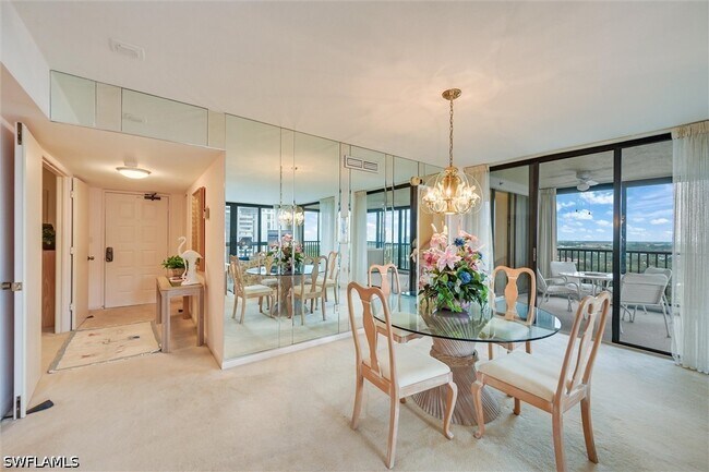 Foto del edificio - 6000 Pelican Bay Blvd