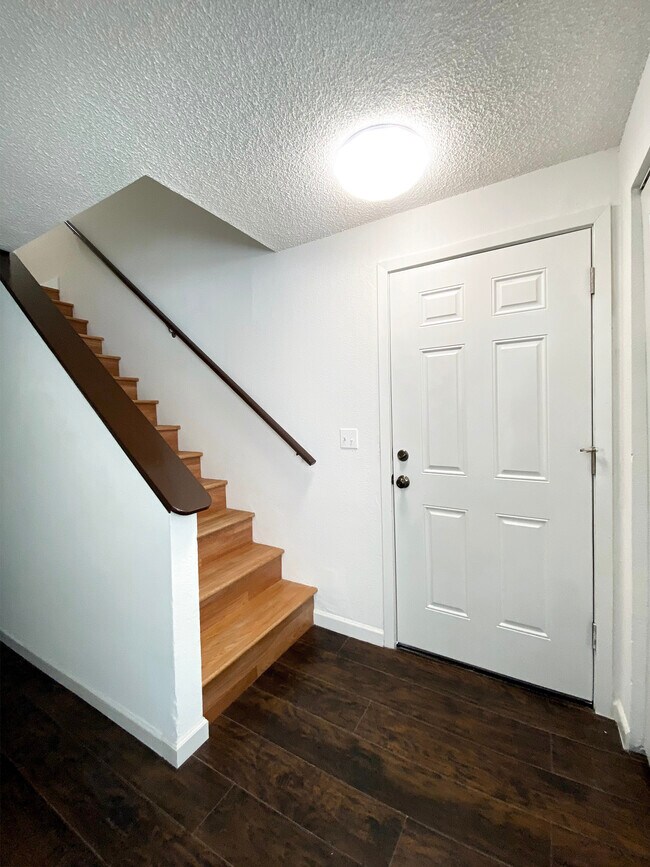 Building Photo - 5014 S 58th St