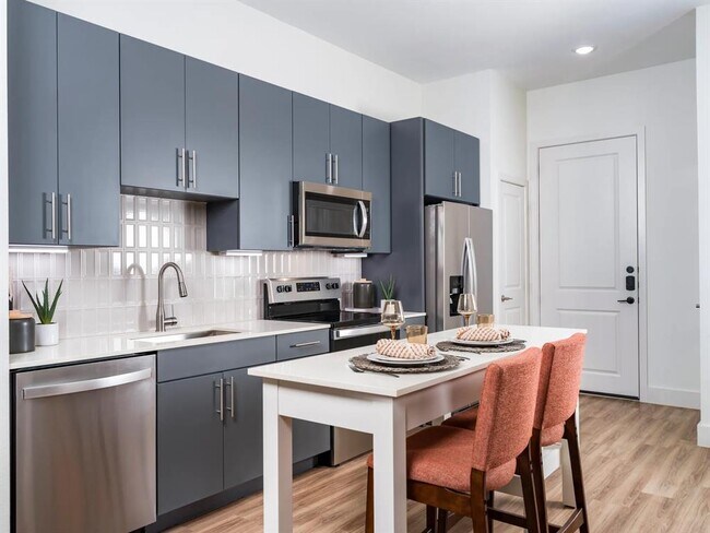 Foto del edificio - 641 W Crosstimbers St