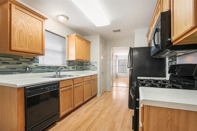 Foto del edificio - 15204 Drusilla's Dr