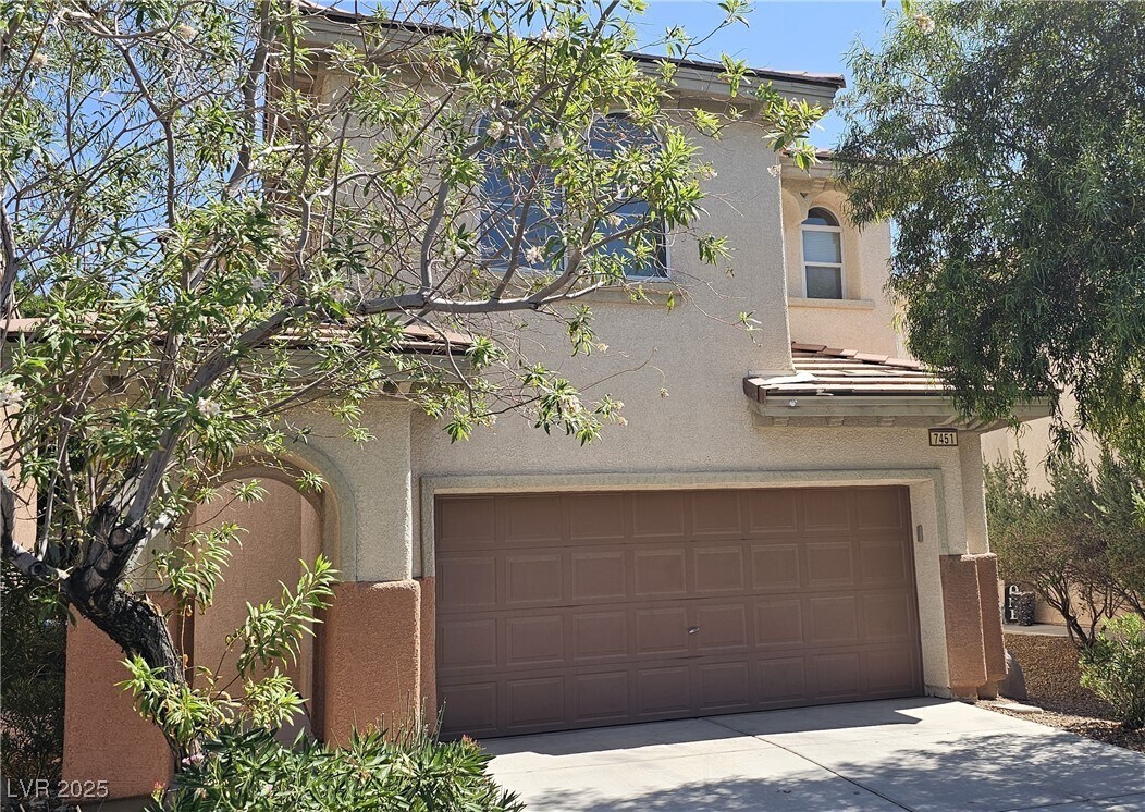 Foto principal - 7451 Benlomond Ave