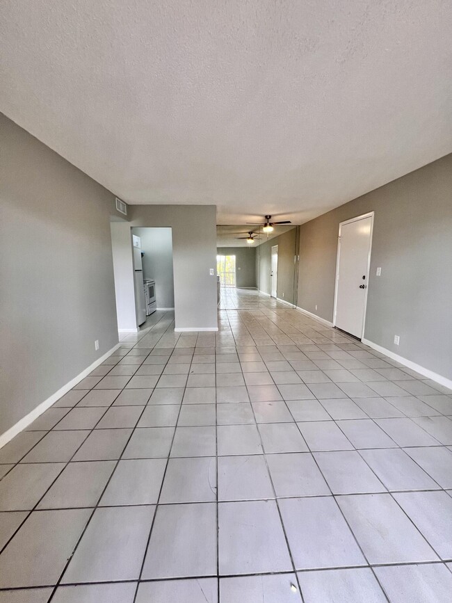 Foto del edificio - 1766 Abbey Rd