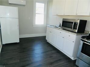 Building Photo - "Charming 1-Bedroom Haven on Springfield A...