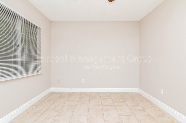 Building Photo - 1848 Bonneville Dr