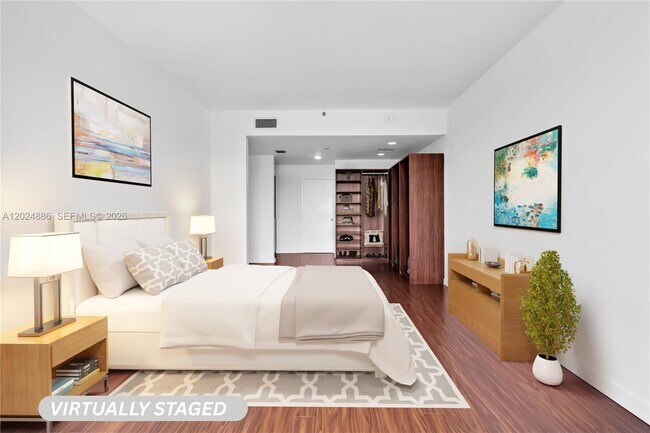 Foto del edificio - 151 Crandon Blvd