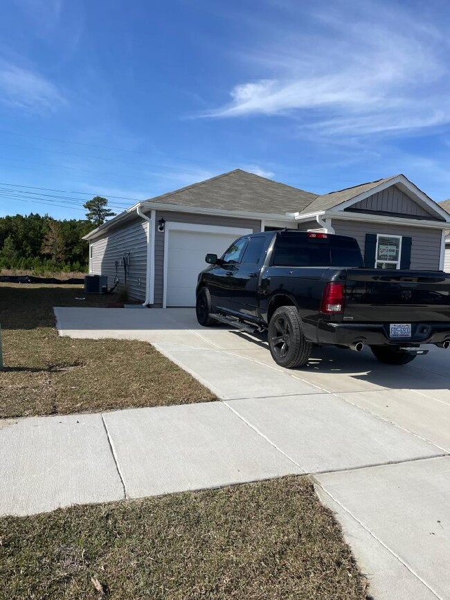 Building Photo - 1163 King Eider Way