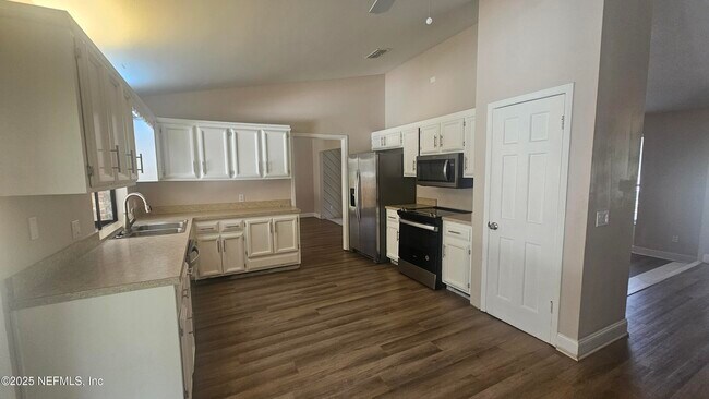 Building Photo - 2612 Bottomridge Dr
