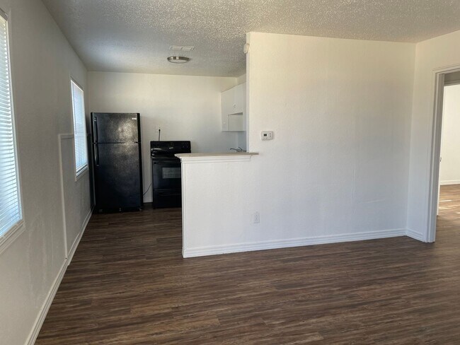Building Photo - 421735
