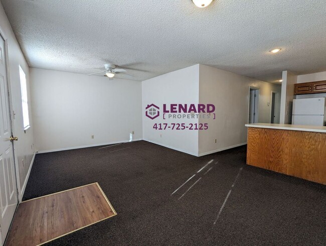 Foto del edificio - Spacious 2 Bed, 2 Bath Duplex!