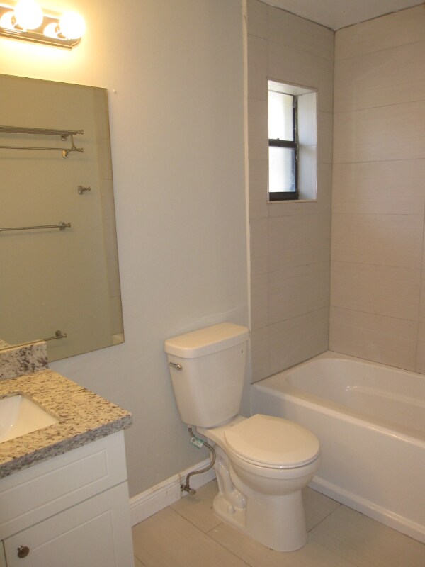 Building Photo - 4141 NW 114th Ave