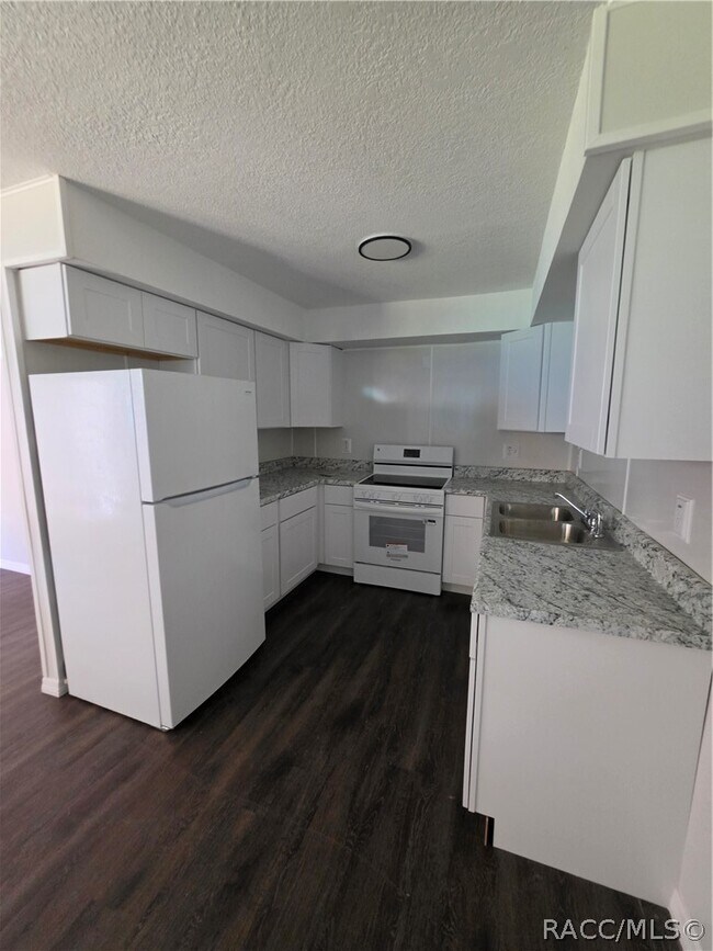 Foto del edificio - 645 NE 10th St