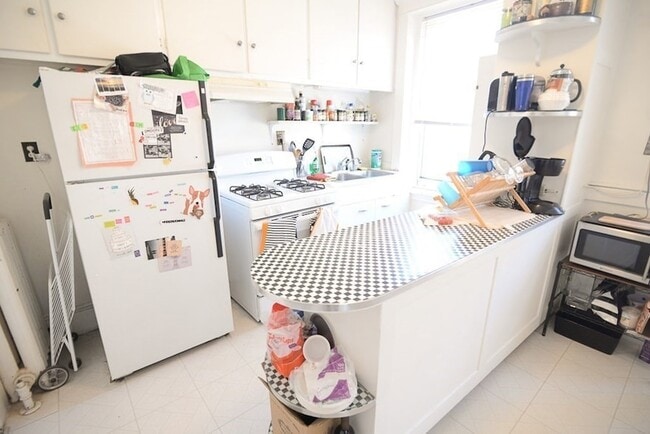 Building Photo - 15 Parkman St